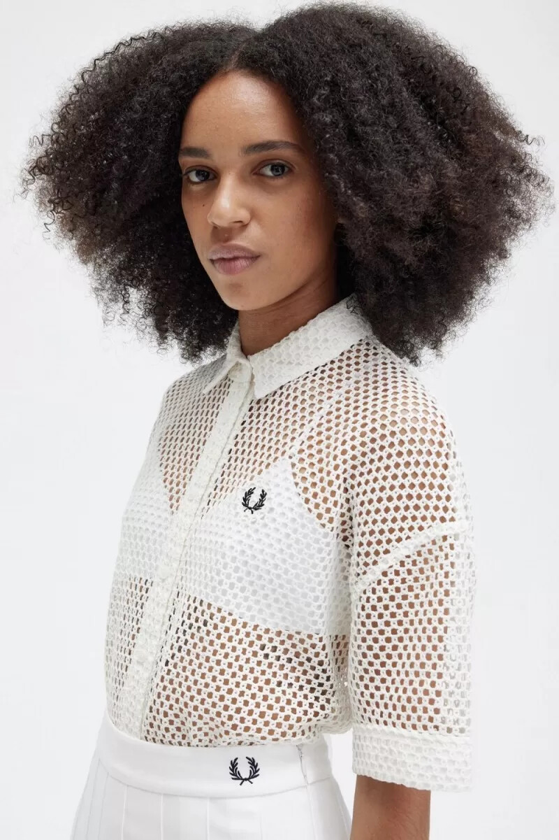 fred perry damenhemd mit offenem strickmuster schneewittchen