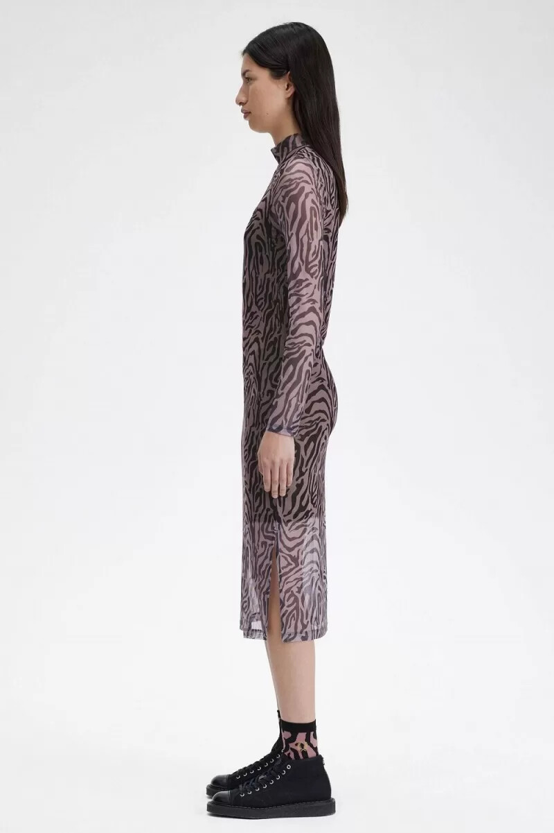 fred perry damenkleid mit zebramuster und mesh-einsätzen in altrosa