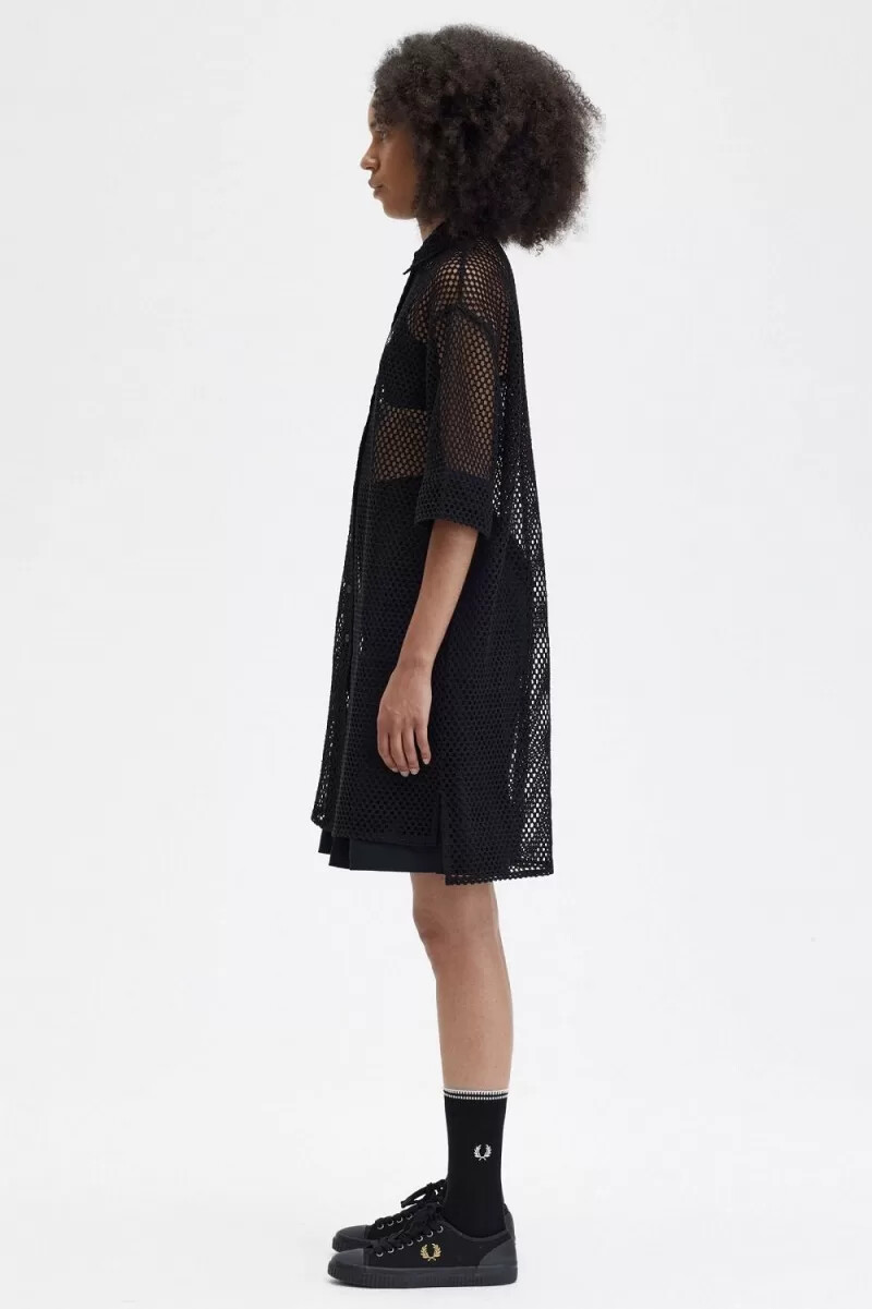 fred perry damenkleid mit offenem strickhemd schwarz