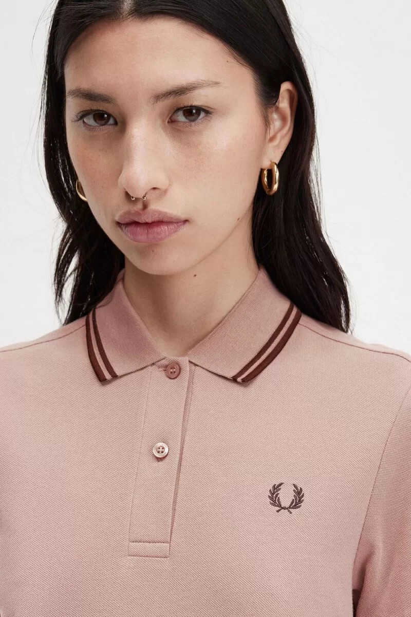 fred perry twin tipped shirt damenkleid dunkelrosa whiskybraun
