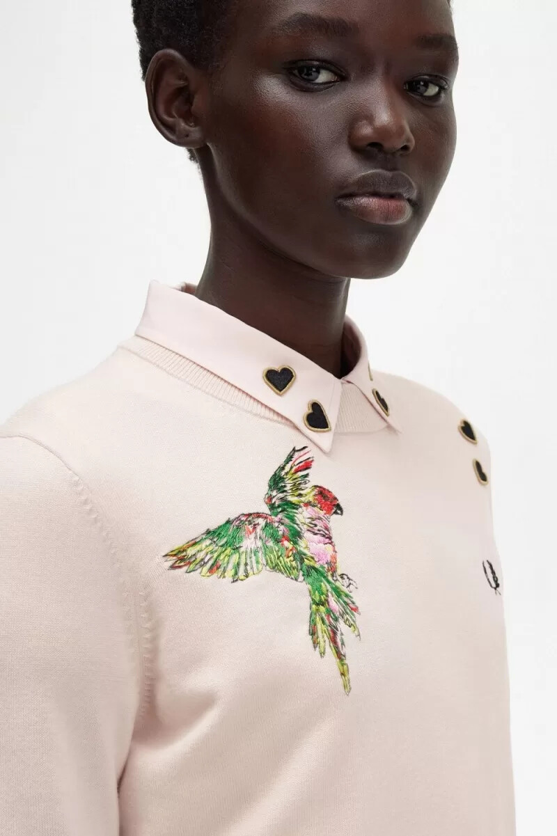fred perry damenpullover mit stickerei milchrosa