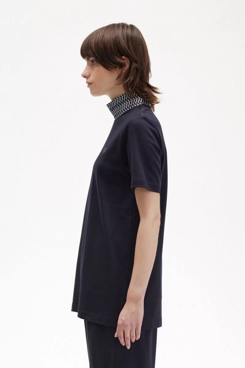 fred perry damen-t-shirt mit jacquard-besatz und hohem kragen marineblau