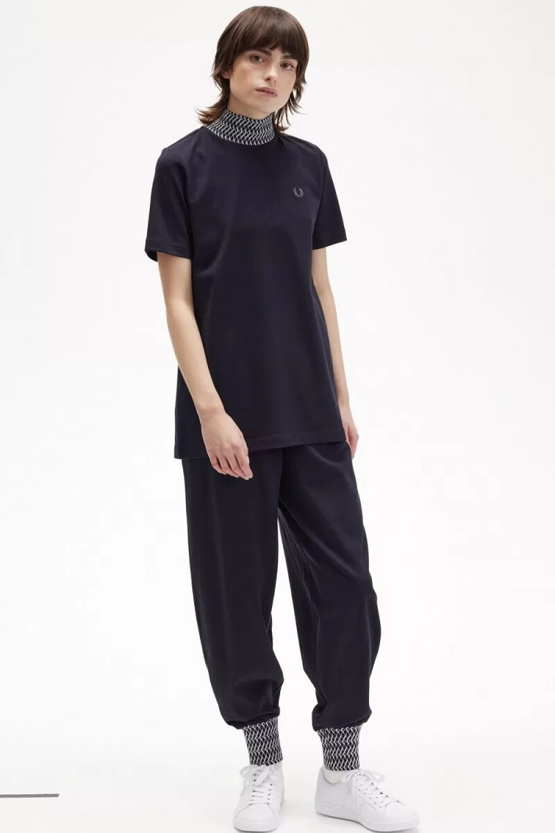 fred perry damen-t-shirt mit jacquard-besatz und hohem kragen marineblau