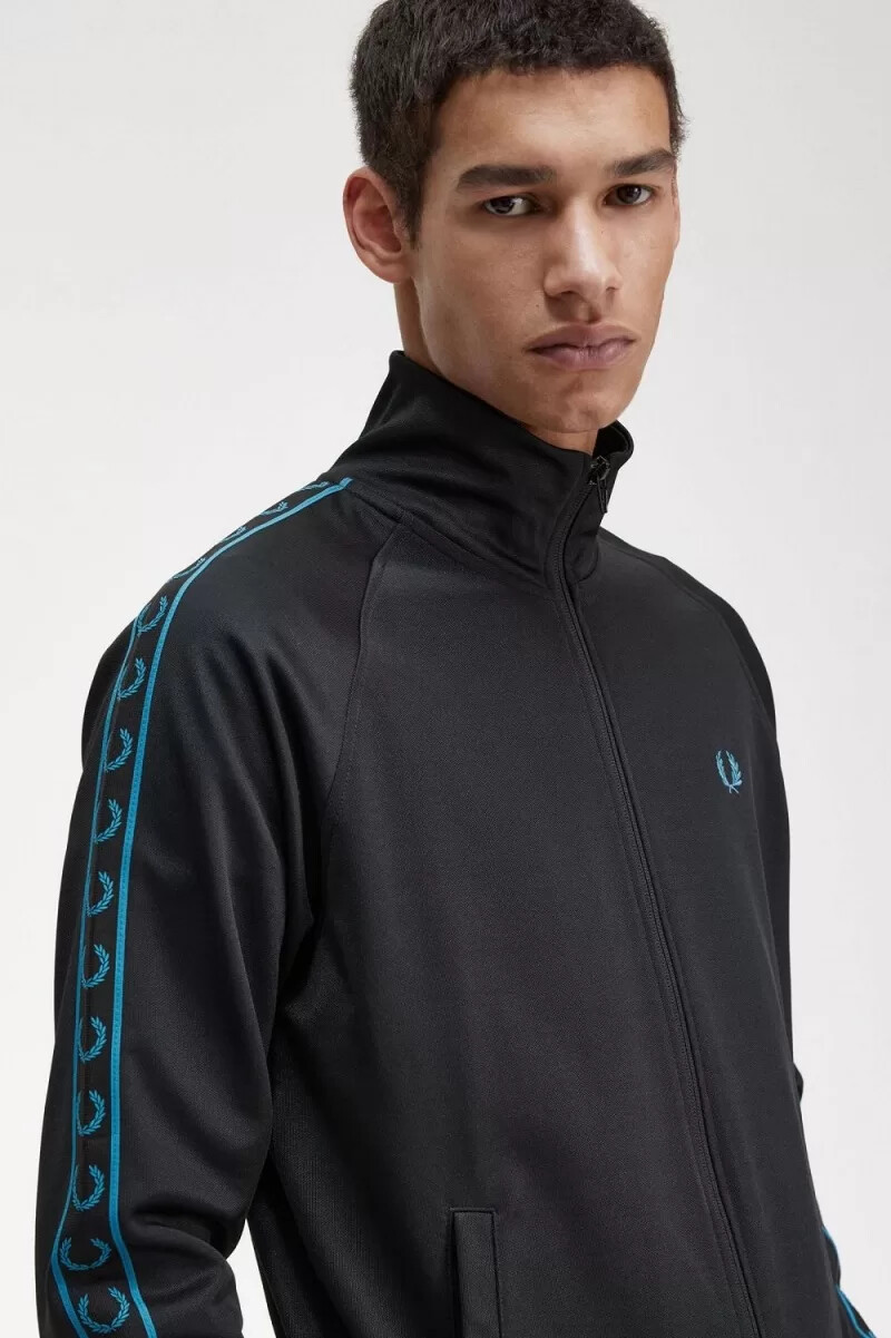 fred perry trainingsjacken für herren mit kontrastband schwarzcyberblau