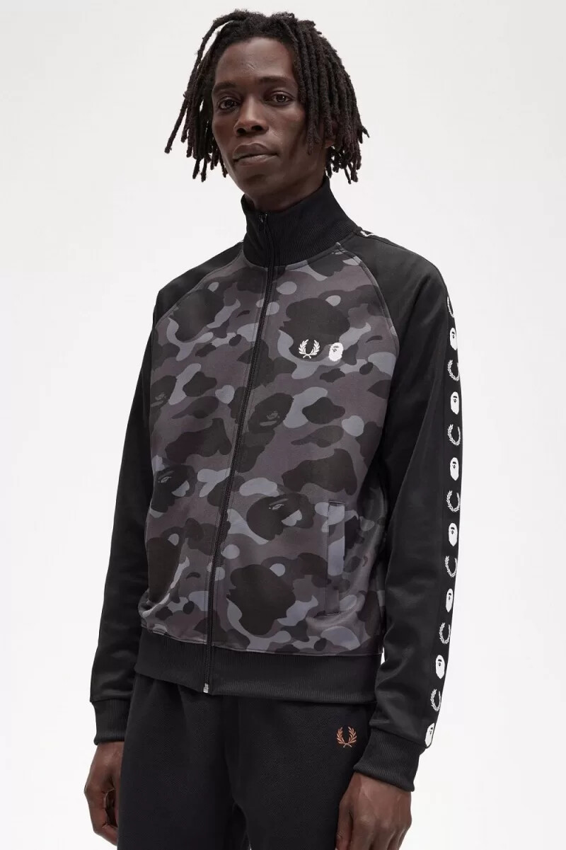 fred perry herren-trainingsjacke mit camouflage-einsatz schwarz