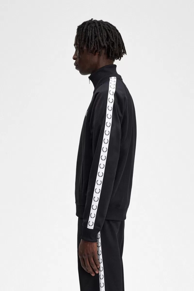 fred perry trainingsjacke für herren schwarz mit klebeband verstärkt