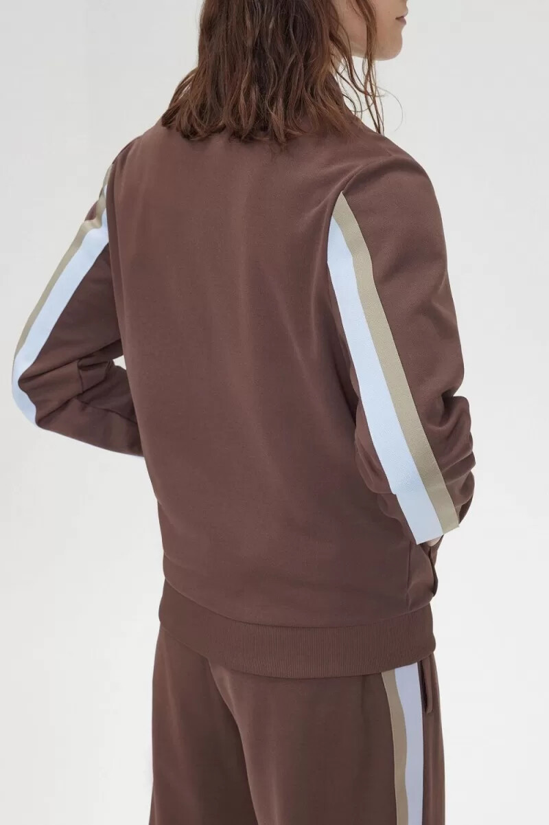 fred perry herren-trainingsjacke mit kragen und tape-details dunkelrot