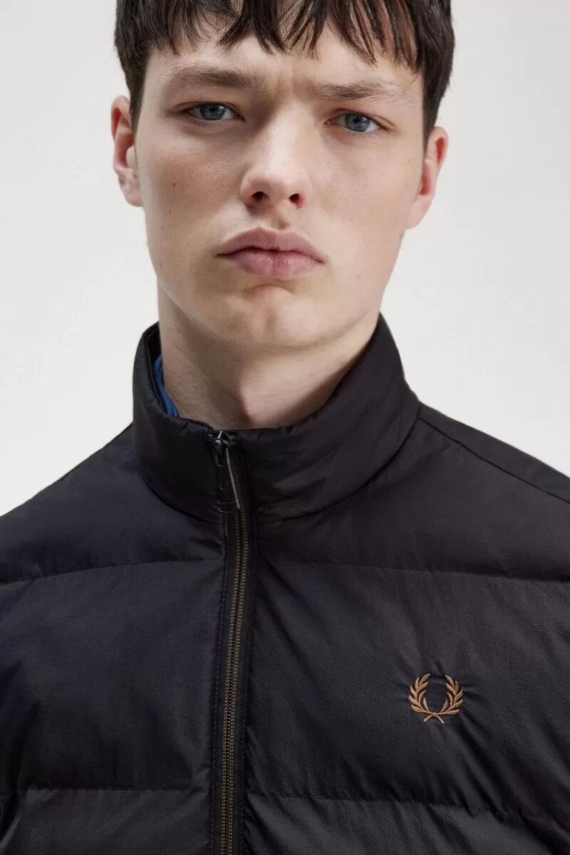 fred perry gefütterte herrenweste schwarz
