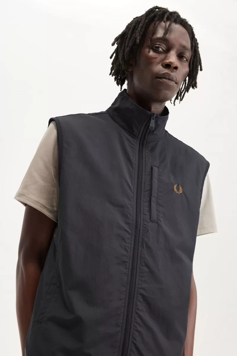 fred perry nylon-herrenweste ankergrau