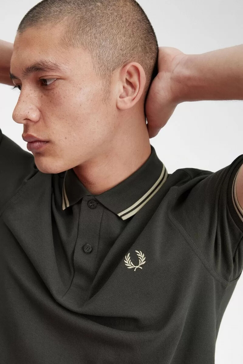 fred perry m3600 herrenhemd feldgrün haferflocken