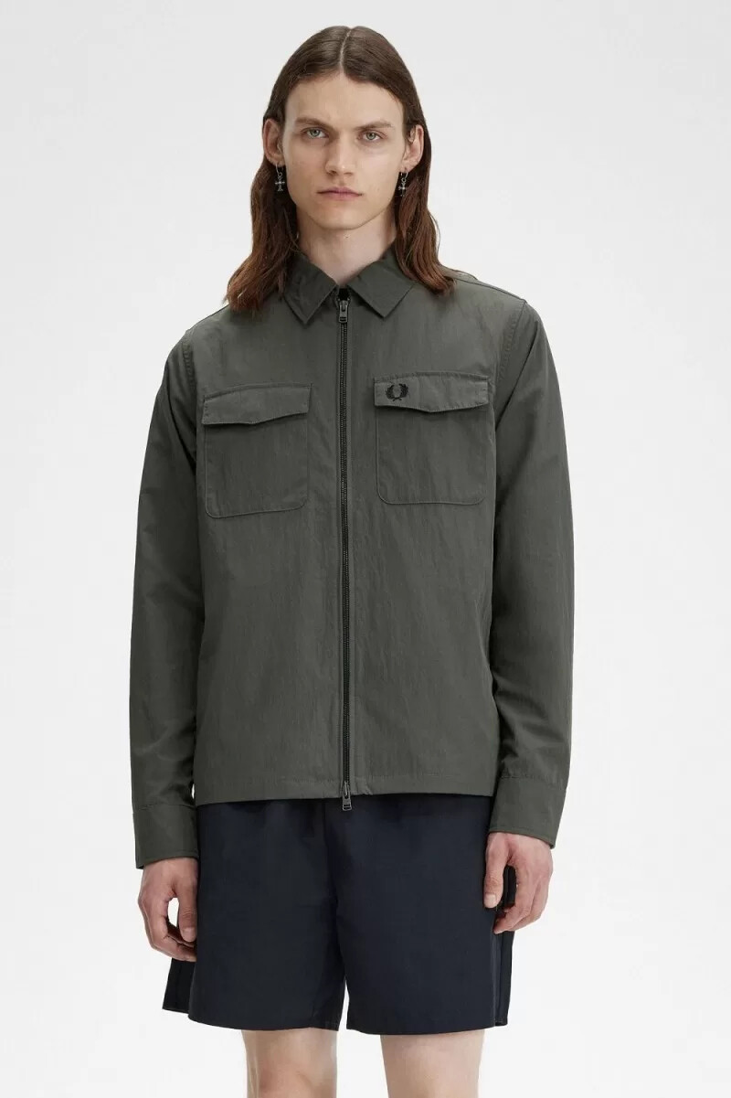 fred perry leichtes herrenhemd mit reißverschluss feldgrün