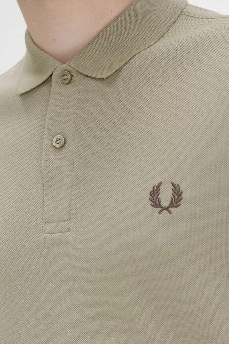 fred perry m6000 herrenhemd warmgrau dunkelrot