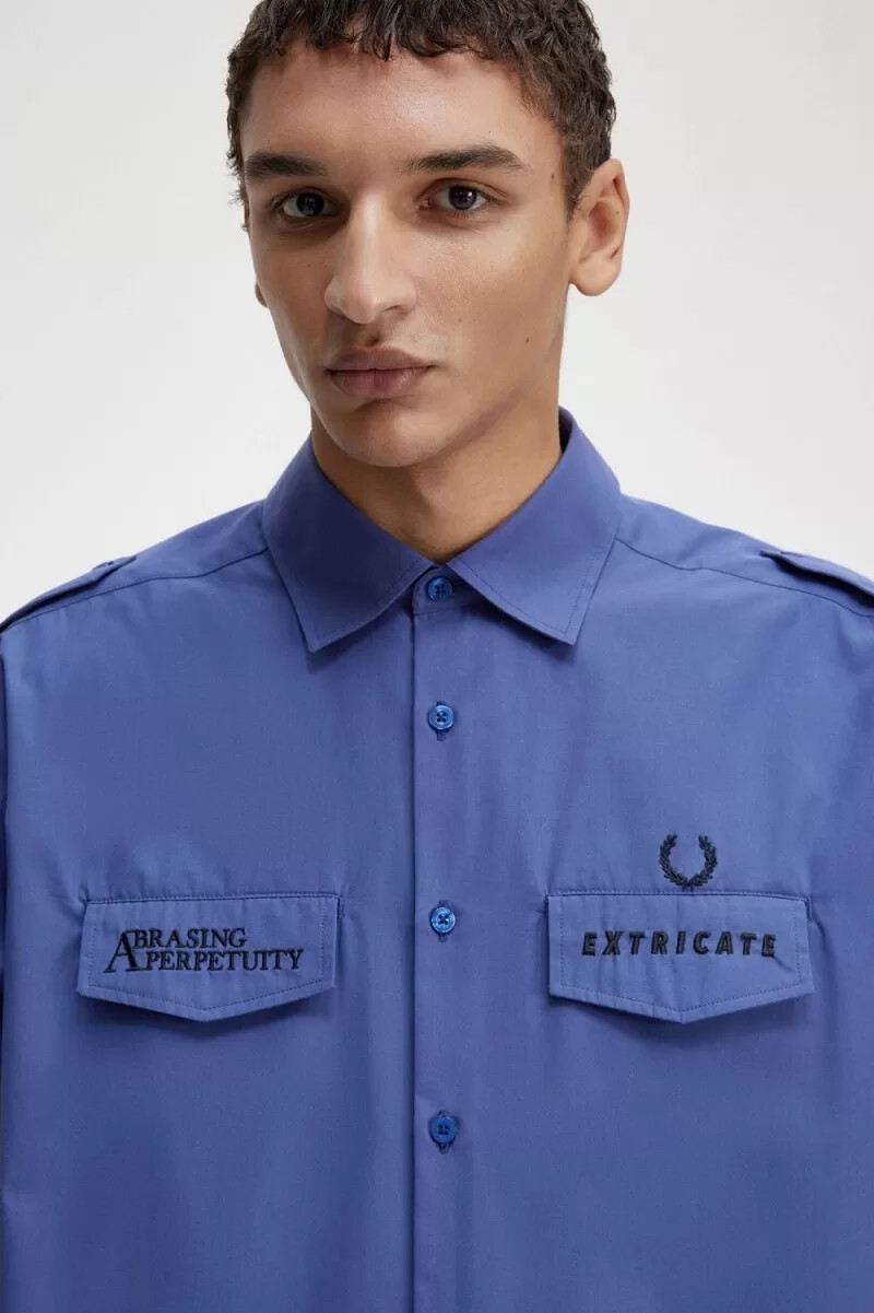 fred perry oversized utility herrenhemd königsblau