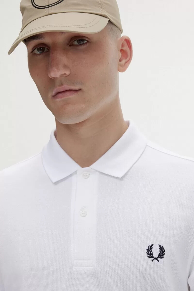 fred perry m6006 herrenhemd weiß marineblau