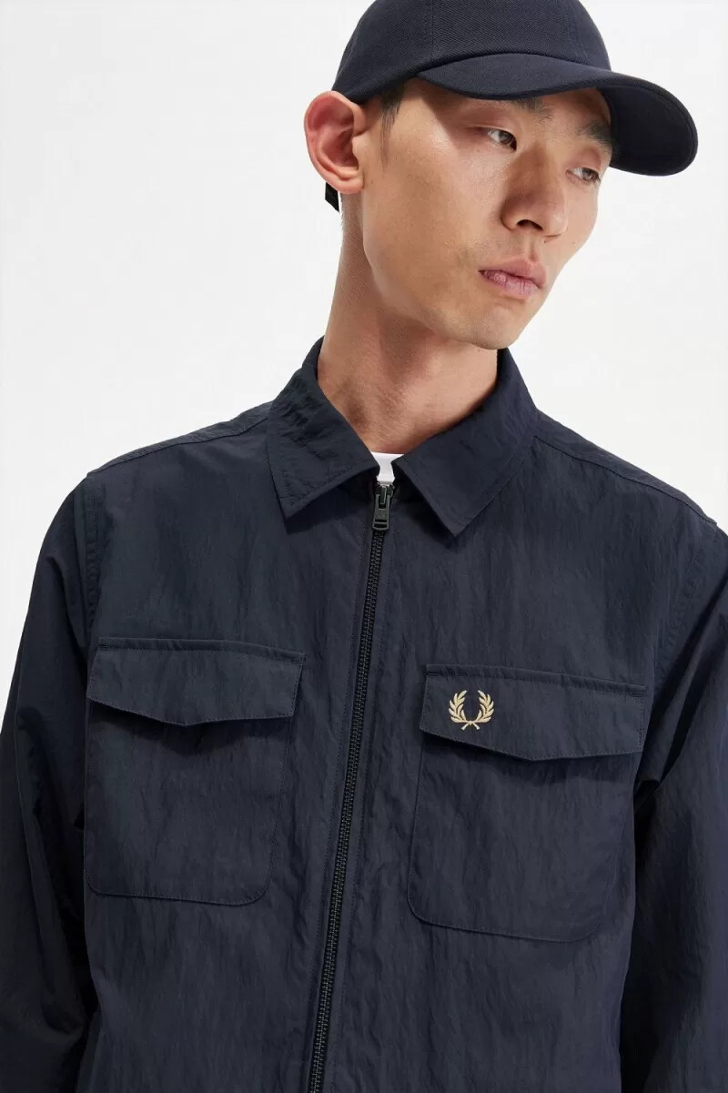 fred perry herrenhemd mit strukturierter oberfläche und reißverschluss marineblau