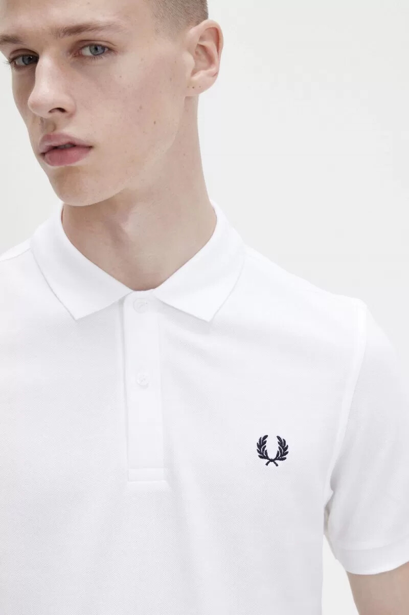 fred perry m6000 herrenhemd weiß marineblau
