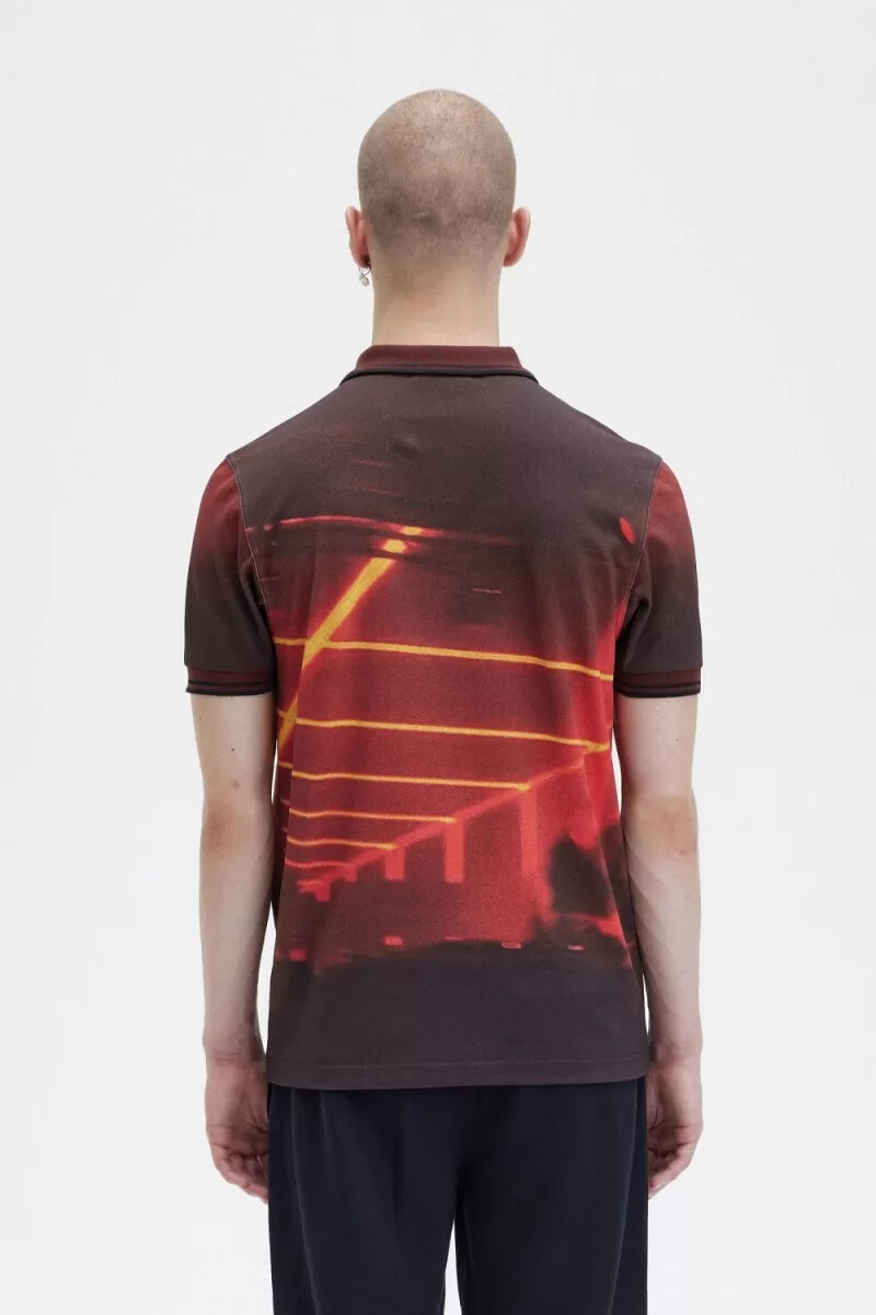 fred perry herrenhemd mit grafikprint farbe stadionrot