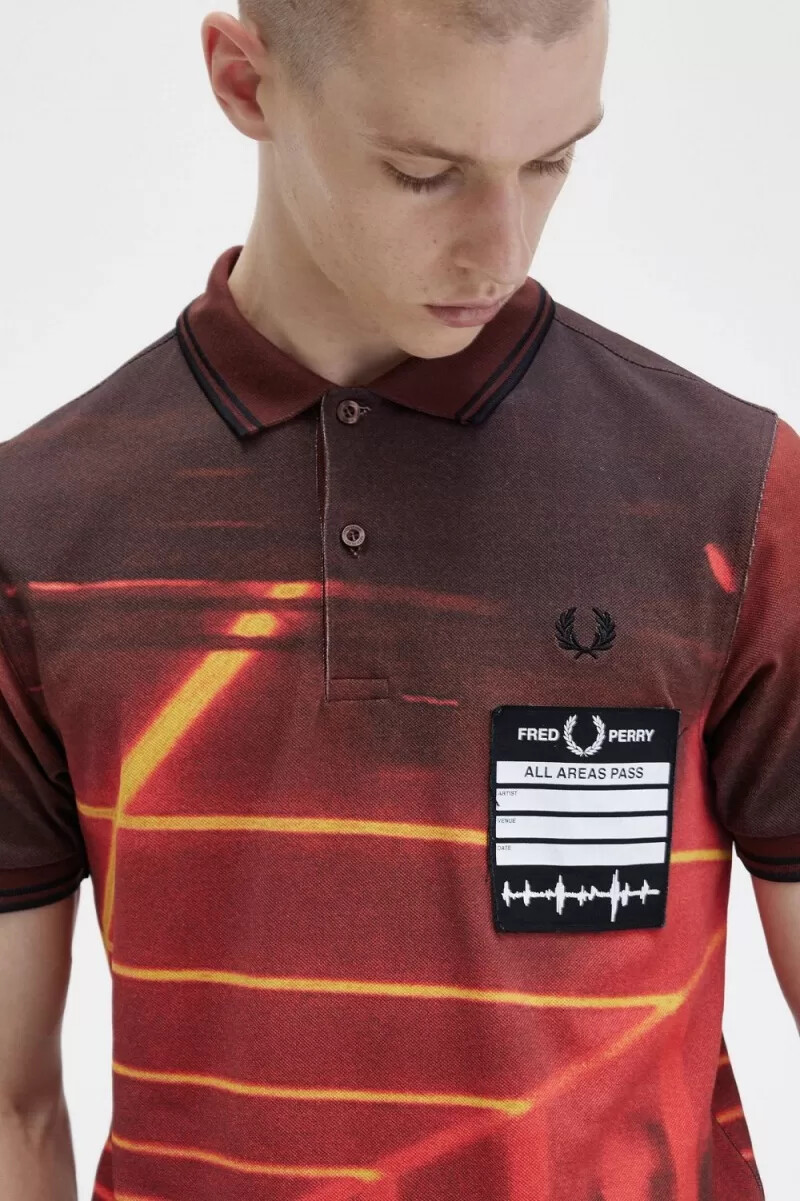 fred perry herrenhemd mit grafikprint farbe stadionrot