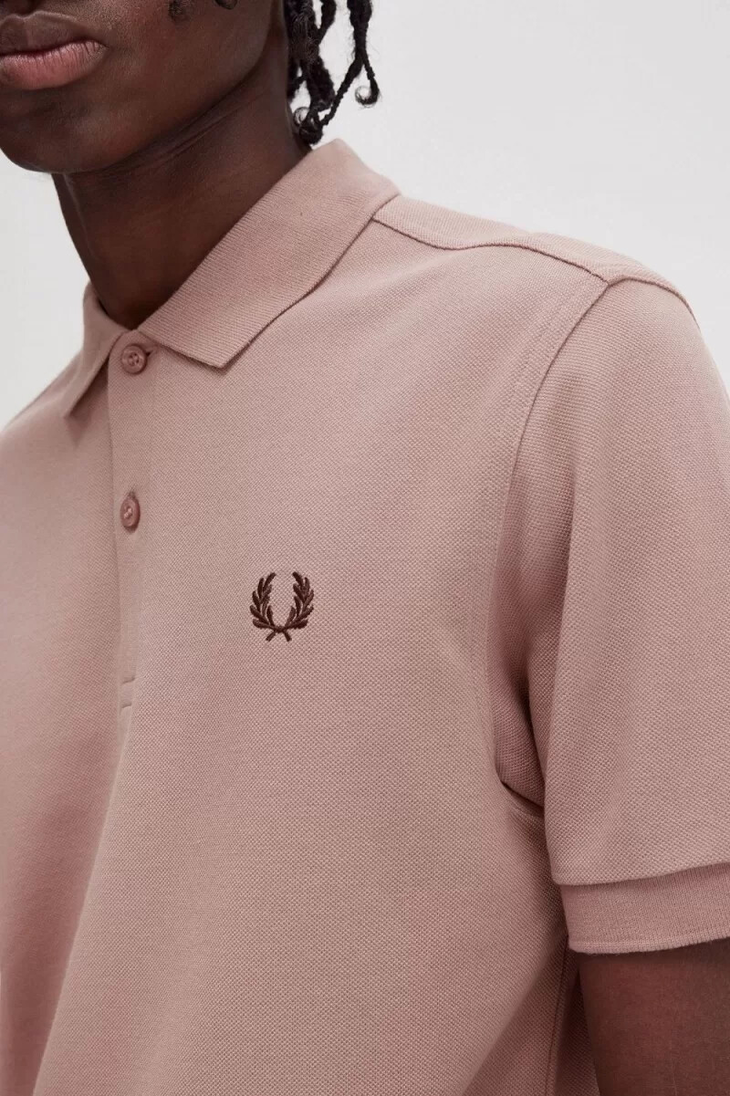 fred perry m6000 herrenhemd dunkelrosa gebrannter tabak