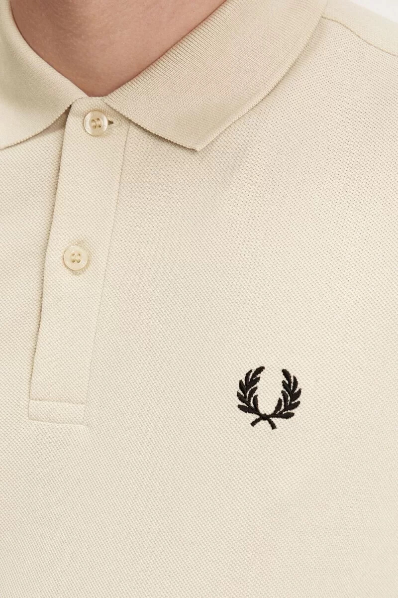 fred perry m6000 herrenhemd haferflockenfarben schwarz