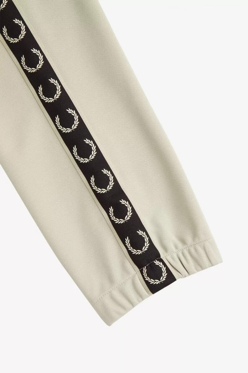 fred perry taped track herrenhose hellmint schwarz