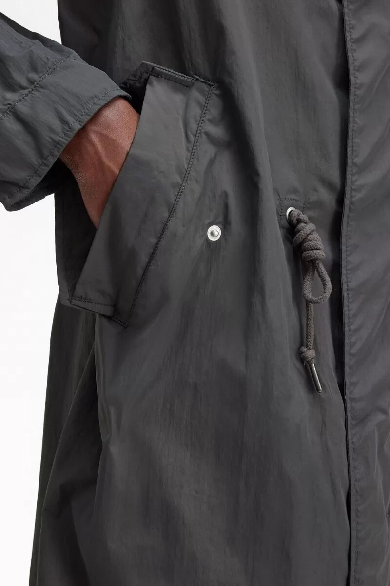 fred perry herrenparka mit geradem saum gunmetal