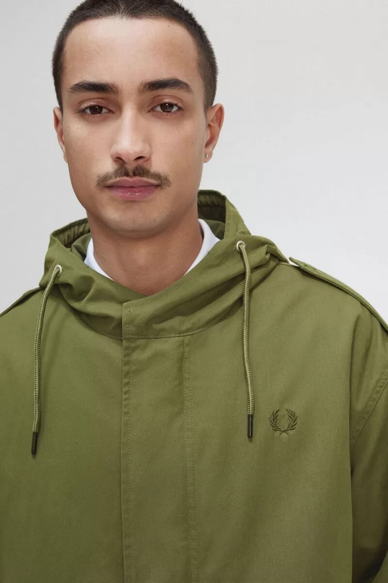 fred perry herrenparka mit kunstfellfutter grün