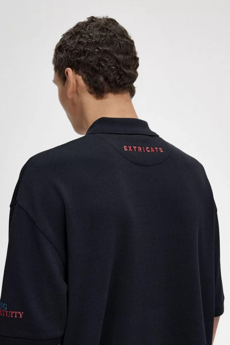 schwarzes fred perry poloshirt für herren mit stickerei