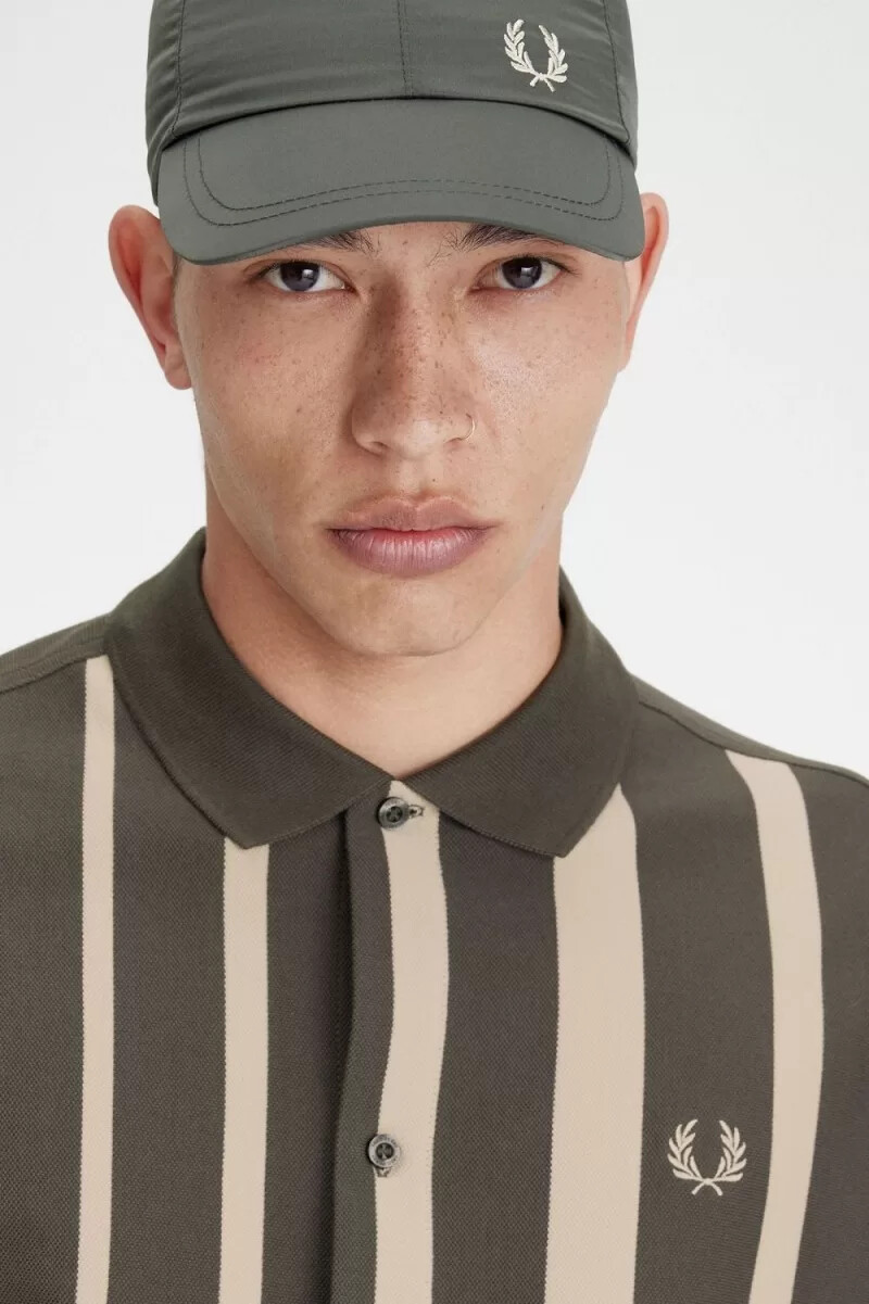 fred perry langarm-poloshirt für herren mit farbverlauf und streifenmuster feldgrün