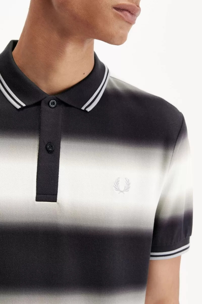 fred perry herren-poloshirt mit farbverlauf und streifen schneeweiß