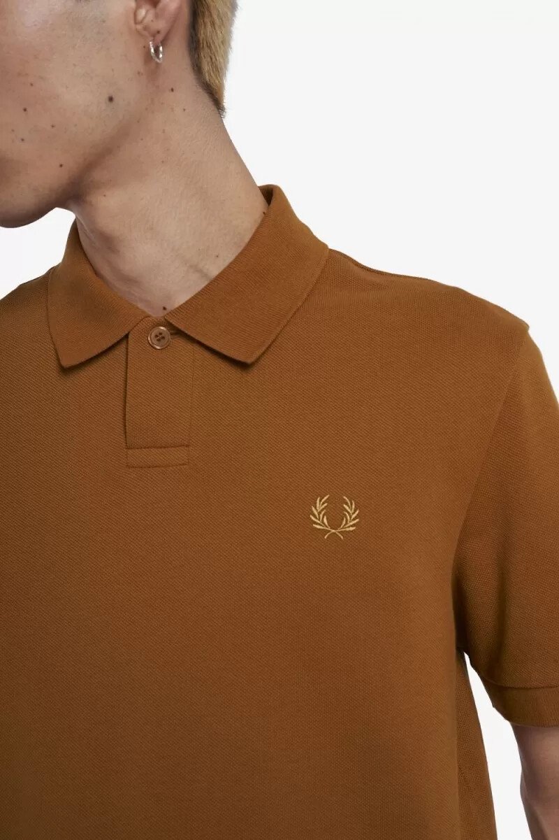 fred perry herren-polohemd mit einem knopf dunkelbraun