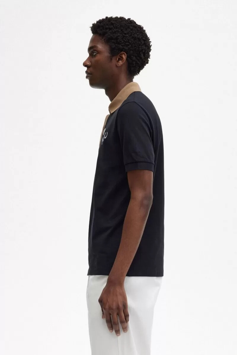 fred perry poloshirt für herren mit kontrastkragen schwarz
