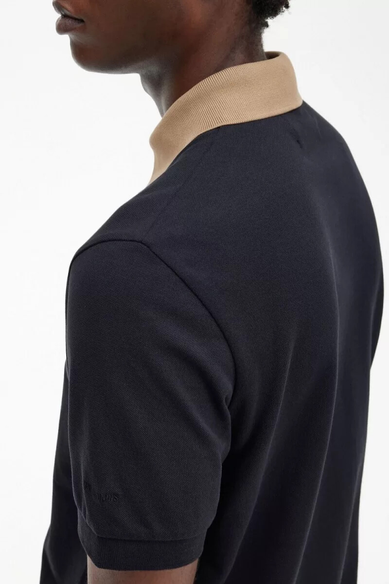 fred perry poloshirt für herren mit kontrastkragen schwarz