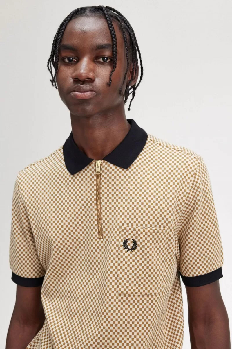 fred perry herren-poloshirt mit mikro-schachbrettmuster farbe haferflockendunkelbraun