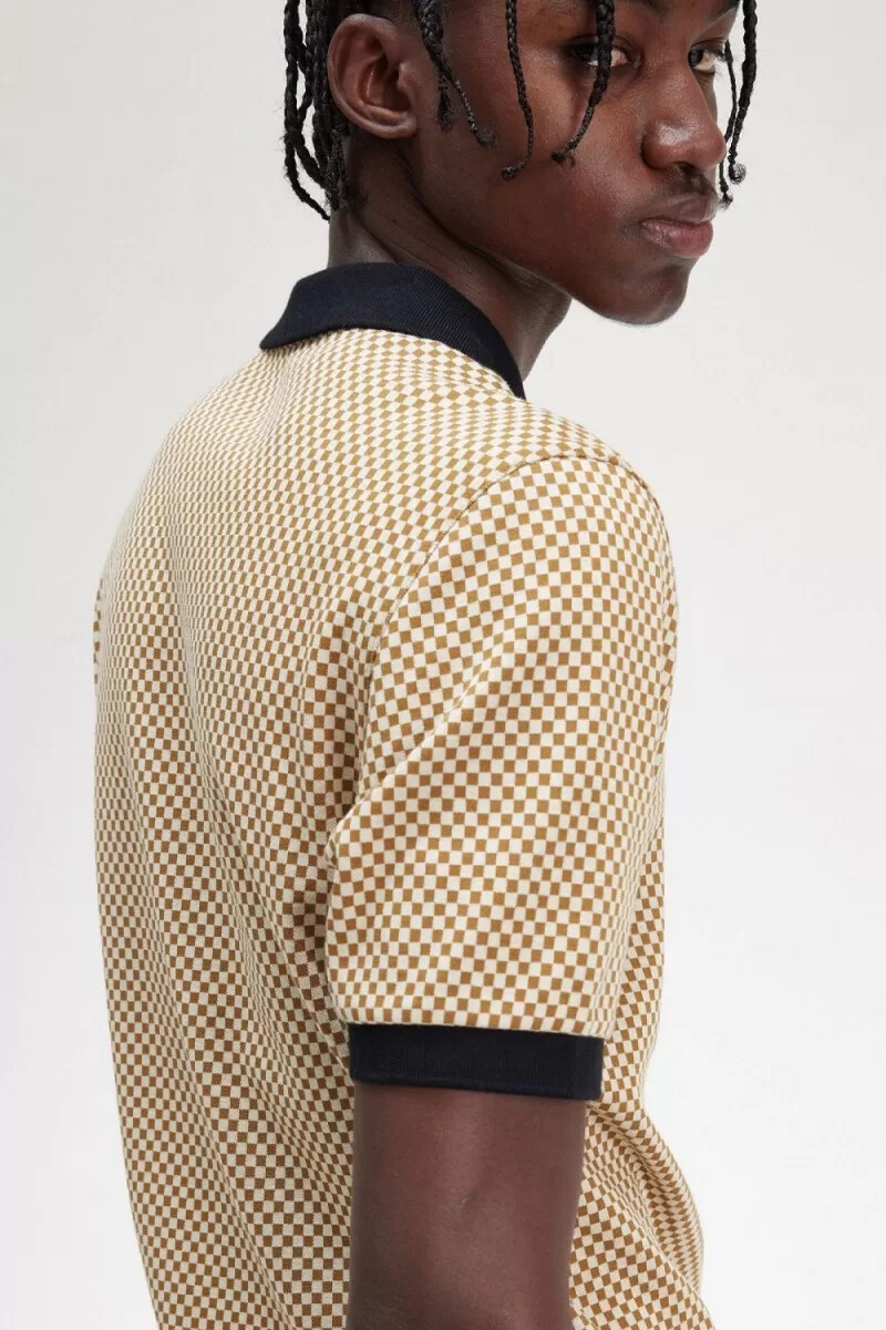 fred perry herren-poloshirt mit mikro-schachbrettmuster farbe haferflockendunkelbraun