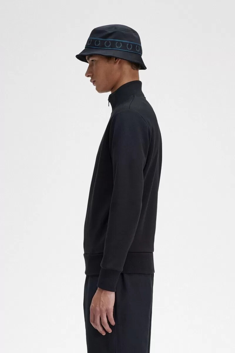fred perry herren-sweatshirt mit halbem reißverschluss und stickerei schwarz