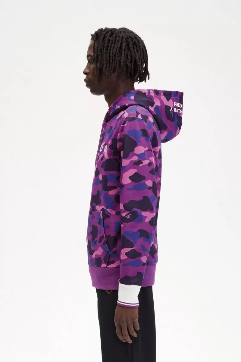 fred perry herren-sweatshirt mit kapuze in camouflage-optik lila