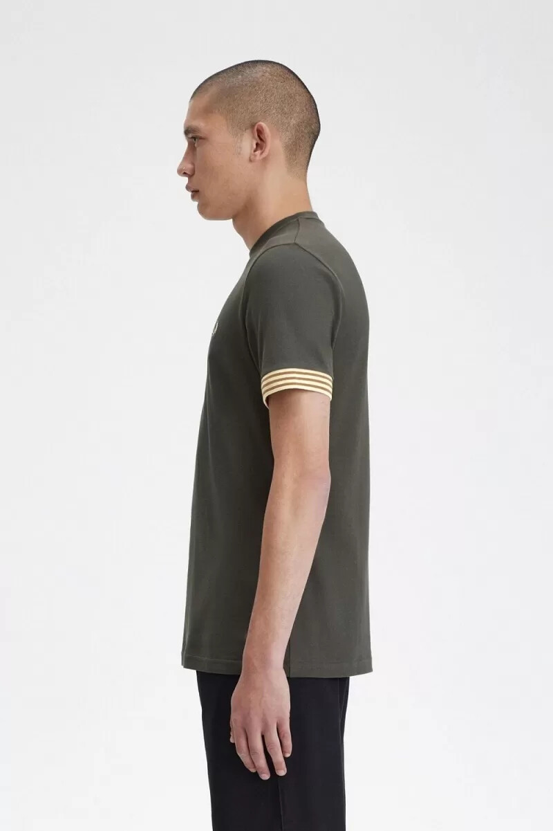 fred perry herren-t-shirt mit streifenbündchen feldgrün