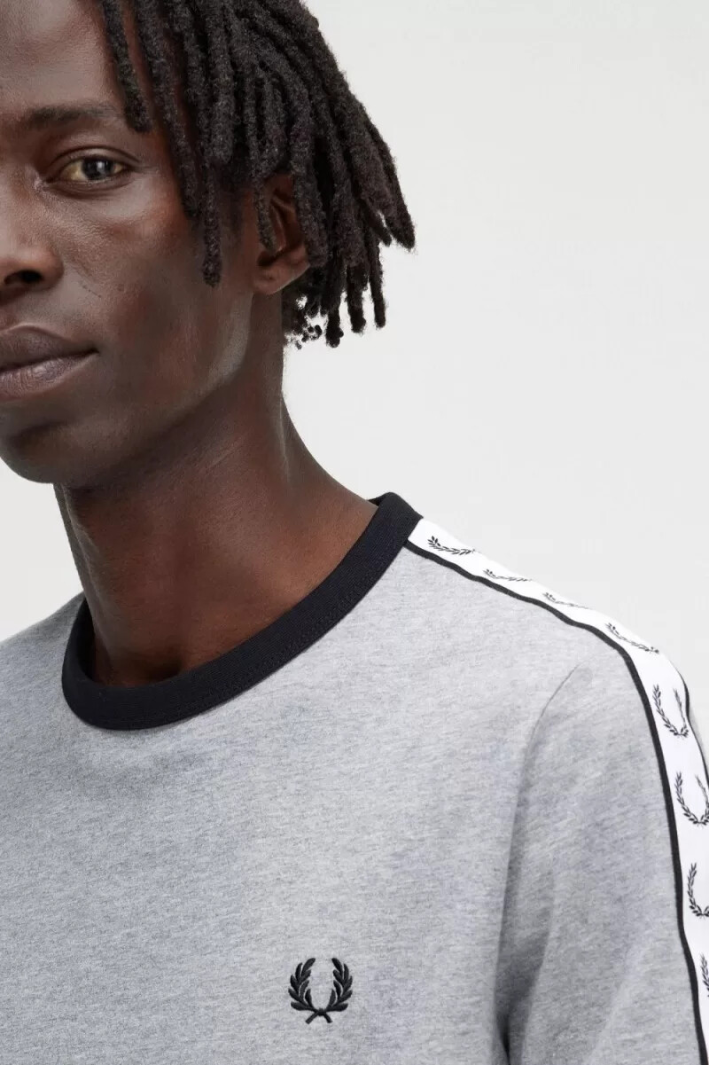 fred perry herren-t-shirt mit ziernähten grau