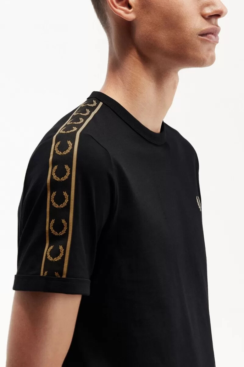 fred perry herren-t-shirt mit kontrastband schwarzgrün