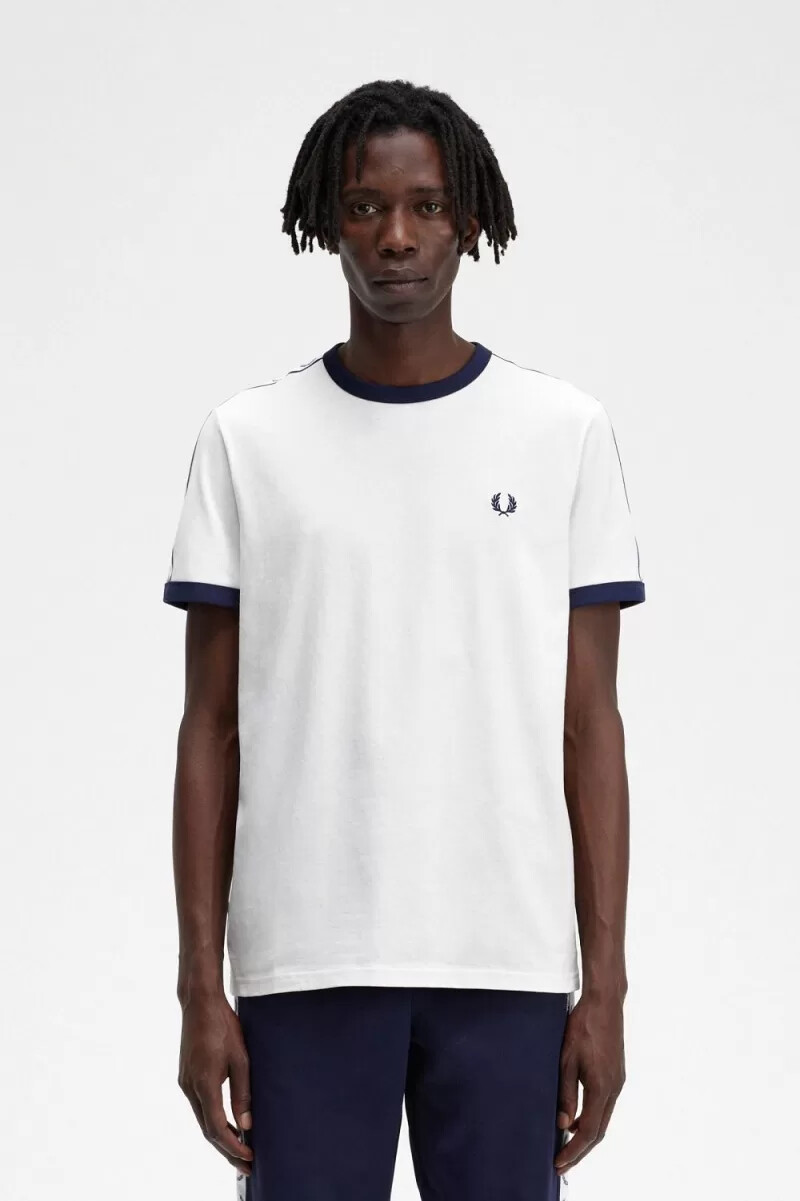 fred perry herren-t-shirt mit abgesetztem ringermuster schneewittchen