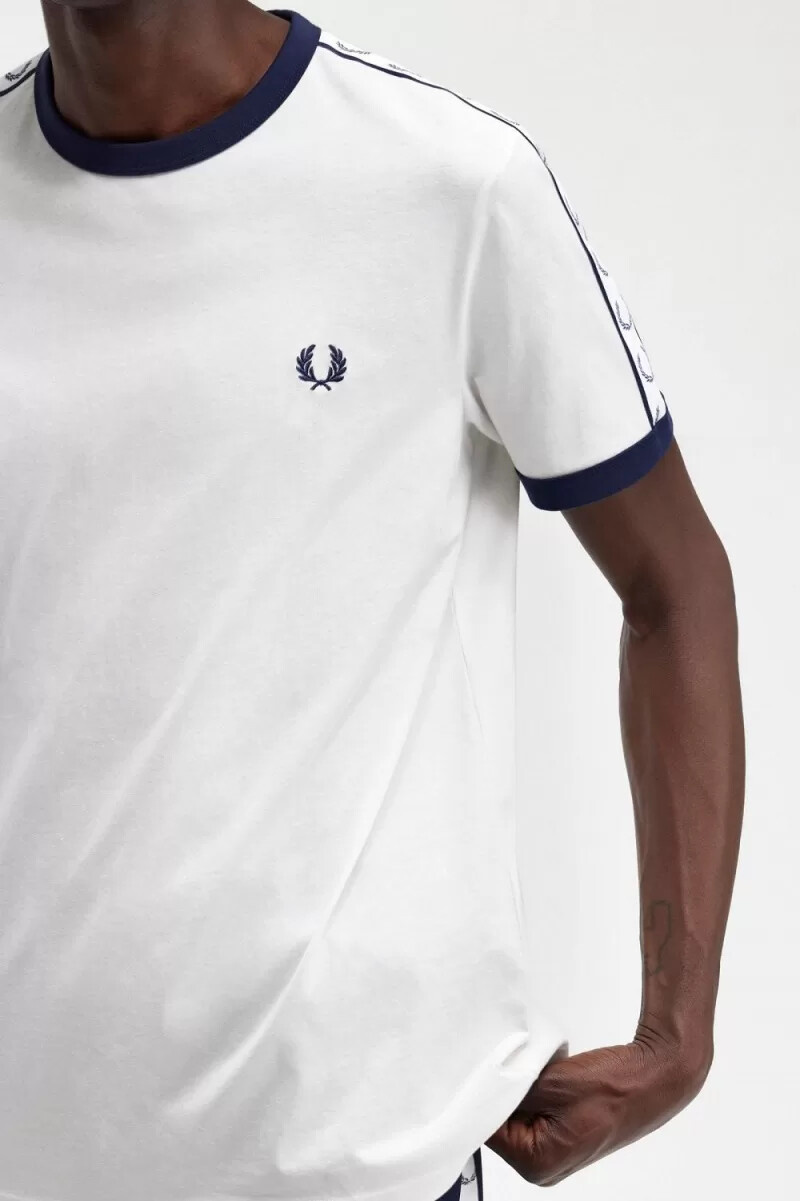 fred perry herren-t-shirt mit abgesetztem ringermuster schneewittchen