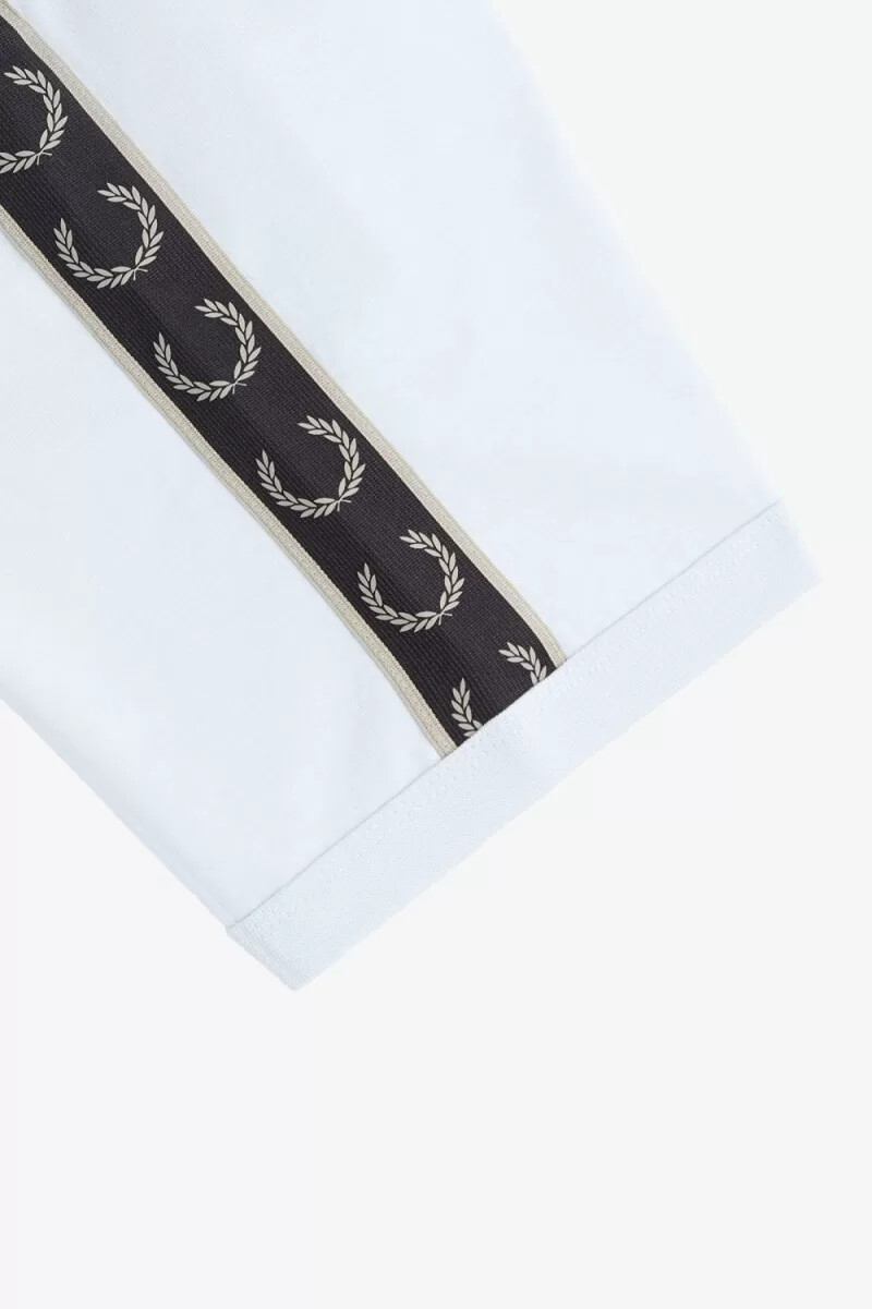 fred perry herren-t-shirt mit kontrastband hellblau warmgrau