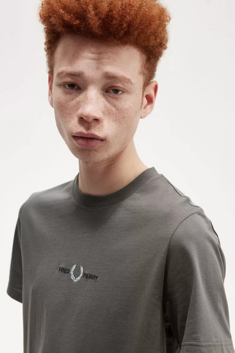 fred perry herren-t-shirt mit stickerei feldgrün