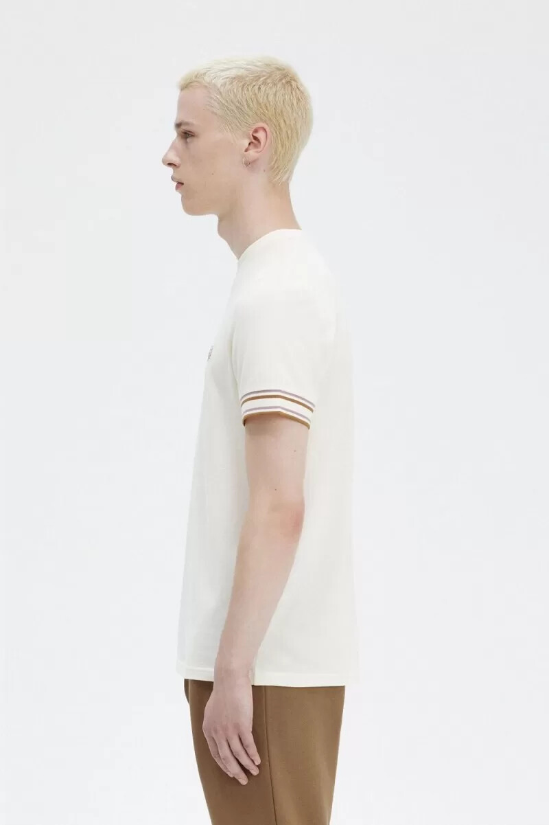 fred perry herren-t-shirt mit auffälliger piqué-decke beige