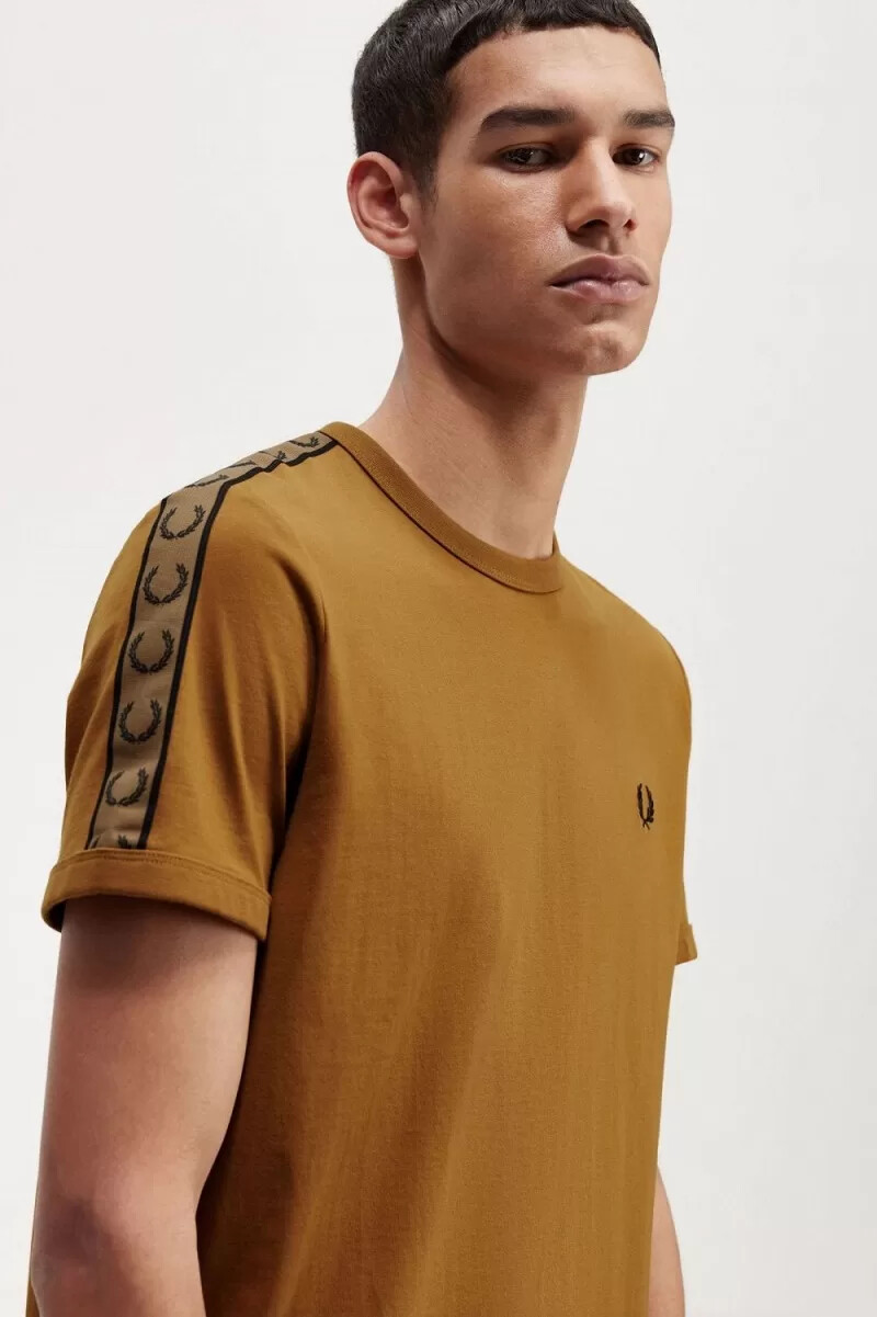 fred perry herren-t-shirt mit kontrastband dunkelbraun