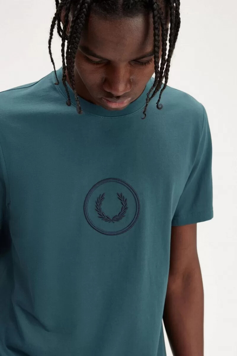 fred perry herren-t-shirt mit kreislogo petrolblau