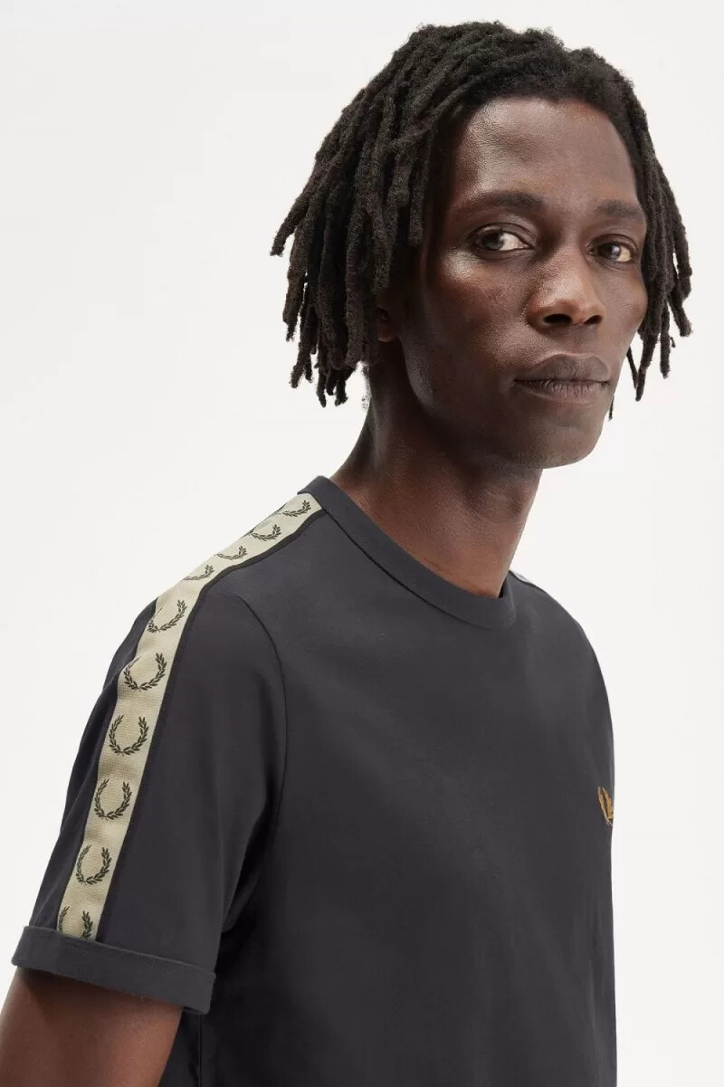 fred perry herren-t-shirt mit kontrastband ankergrauschwarz