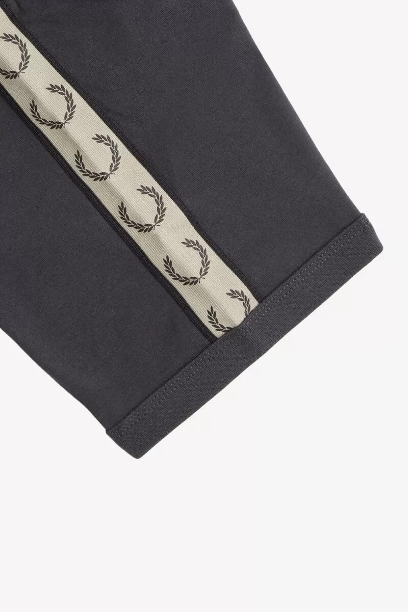 fred perry herren-t-shirt mit kontrastband ankergrauschwarz