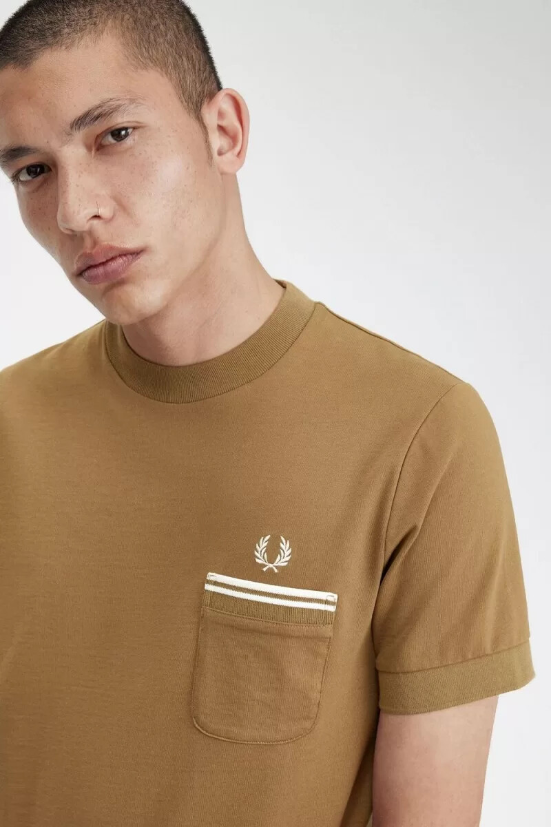 fred perry loopback jersey pocket herren-t-shirt braun